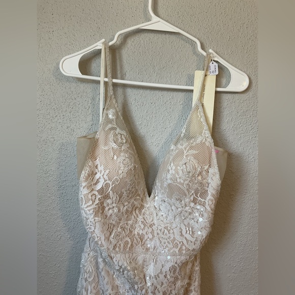 NWT Chic Nostalgia Electra Ivory Blush Lace Beaded Wedding Dress Size 6 - Picture 8 of 16